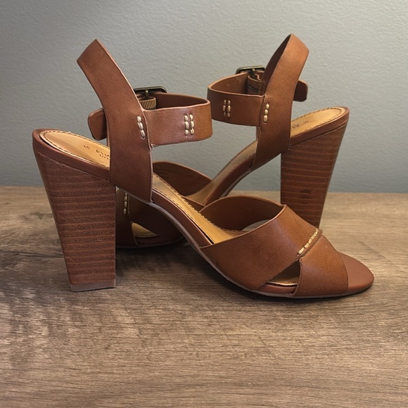 Crown Vintage Tan High Heel Sandals Size 6.5M - Picture 8 of 11